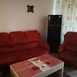 شقة فندقية In Sunny Beach, Complex Sun Village, 80 Qm, 2 Bedrooms & Living Near To The Beach, Swimming Pool, Garden ساني بيتش