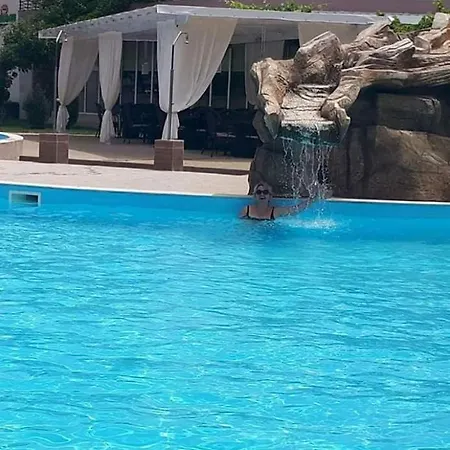 Lägenhetshotell In Sunny Beach, Complex Sun Village, 80 Qm, 2 Bedrooms & Living Near To The Beach, Swimming Pool, Garden