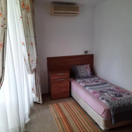 Apart Otel In Sunny Beach, Complex Sun Village, 80 Qm, 2 Bedrooms & Living Near To The Beach, Swimming Pool, Garden