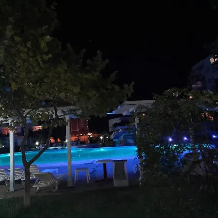 Apart Otel In Sunny Beach, Complex Sun Village, 80 Qm, 2 Bedrooms & Living Near To The Beach, Swimming Pool, Garden Sunny Beach