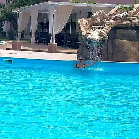 In Sunny Beach, Complex Sun Village, 80 Qm, 2 Bedrooms & Living Near To The Beach, Swimming Pool, Garden Aparthotel *