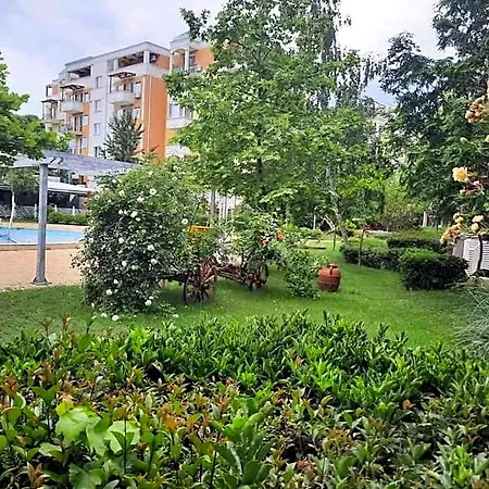 In Sunny Beach, Complex Sun Village, 80 Qm, 2 Bedrooms & Living Near To The Beach, Swimming Pool, Garden Aparthotel Slantschew brjag
