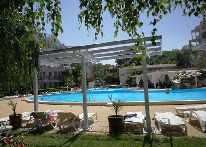 Apart-hotel In Sunny Beach, Complex Sun Village, 80 Qm, 2 Bedrooms & Living Near To The Beach, Swimming Pool, Garden *