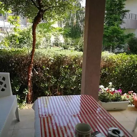 In Sunny Beach, Complex Sun Village, 80 Qm, 2 Bedrooms & Living Near To The Beach, Swimming Pool, Garden Sluneční pobřeží