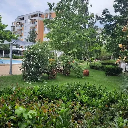In Sunny Beach, Complex Sun Village, 80 Qm, 2 Bedrooms & Living Near To The Beach, Swimming Pool, Garden شقة فندقية ساني بيتش