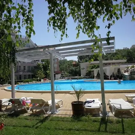 شقة فندقية In Sunny Beach, Complex Sun Village, 80 Qm, 2 Bedrooms & Living Near To The Beach, Swimming Pool, Garden *