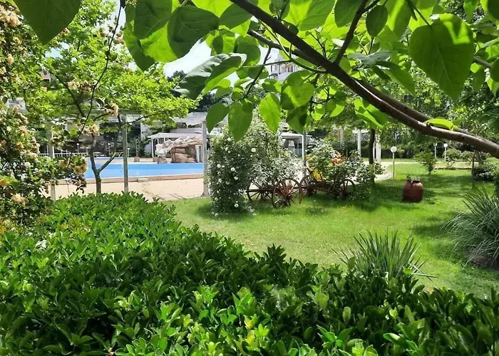 In Sunny Beach, Complex Sun Village, 80 Qm, 2 Bedrooms & Living Near To The Beach, Swimming Pool, Garden