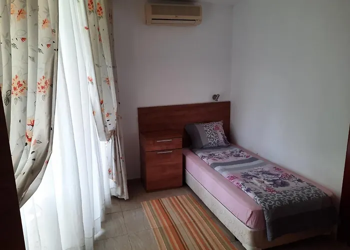 公寓式酒店 In Sunny Beach, Complex Sun Village, 80 Qm, 2 Bedrooms & Living Near To The Beach, Swimming Pool, Garden